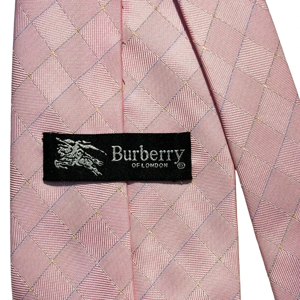 BURBERRY London Men's Checkered Neck Tie • 100% Silk •‎ two-tone pink